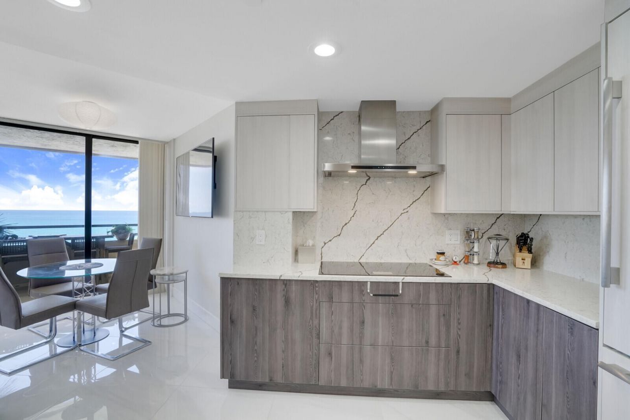 3560 S Ocean Boulevard, Unit Ph4, South Palm Beach, FL 33480 Photo