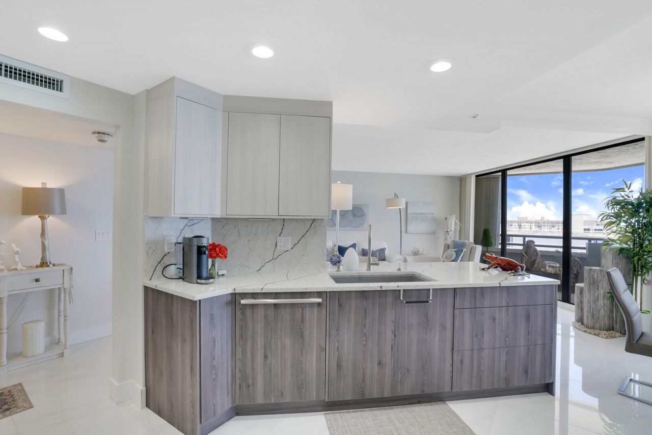 3560 S Ocean Boulevard, Unit Ph4, South Palm Beach, FL 33480 Photo