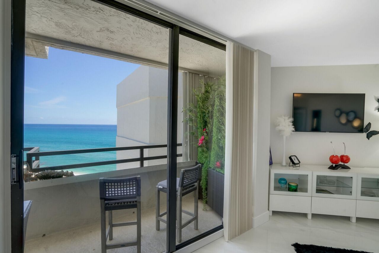 3560 S Ocean Boulevard, Unit Ph4, South Palm Beach, FL 33480 Photo