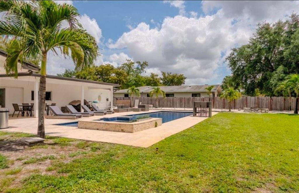 7520 NW 8th Court, Plantation, FL 33317 Photo