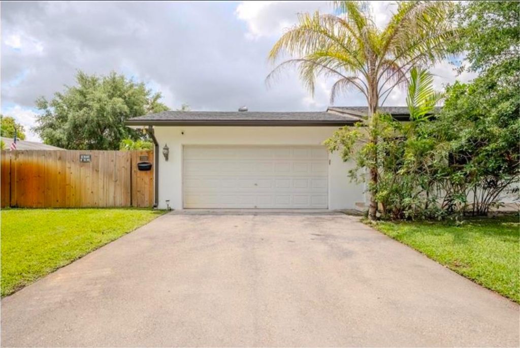 7520 NW 8th Court, Plantation, FL 33317 Photo