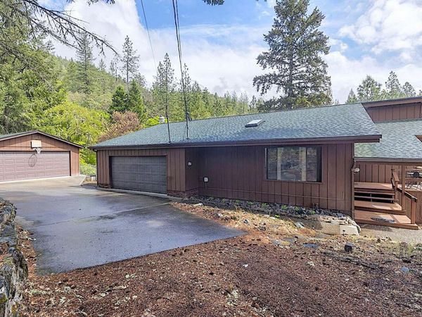 7310 N Applegate Road, Grants Pass, OR 97527