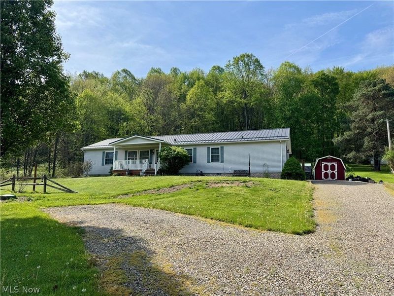 1816 Mud Run Road SE, New Philadelphia, OH 44663 Photo 1