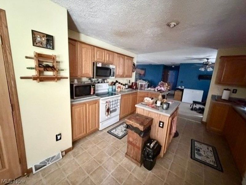 1816 Mud Run Road SE, New Philadelphia, OH 44663 Photo 12