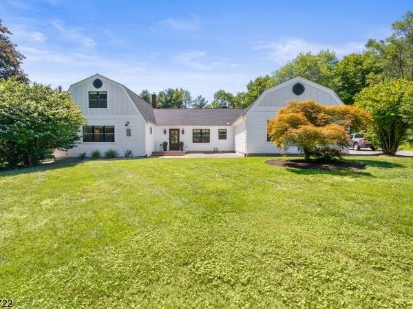 17 Drake Rd, Mendham, NJ 07945