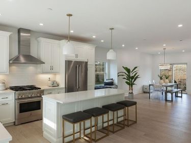 8 Mikula Way, Florham Park, NJ 07932