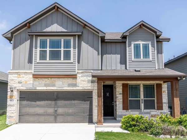13221 Badlands Way, St Hedwig, TX 78152