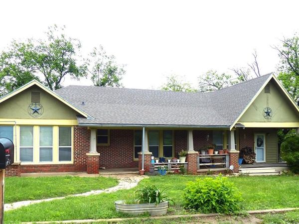 606 S Blackburn, Brady, TX 76825