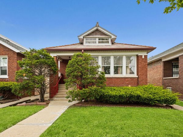 8617 S Loomis Boulevard, Chicago, IL 60620