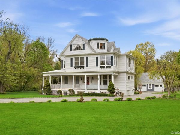 89 Duck Pond Road , Glen Cove, NY 11542