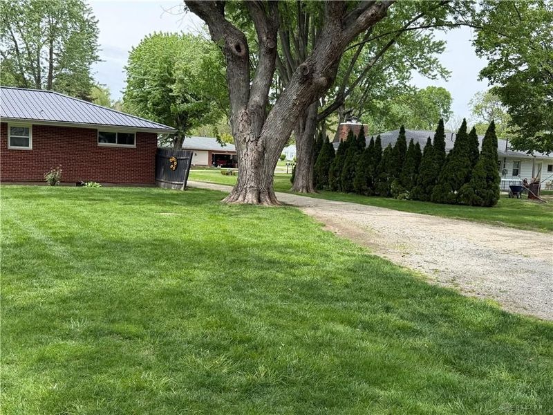 344 Green Acres Drive, Springfield, OH 45504 Photo 2