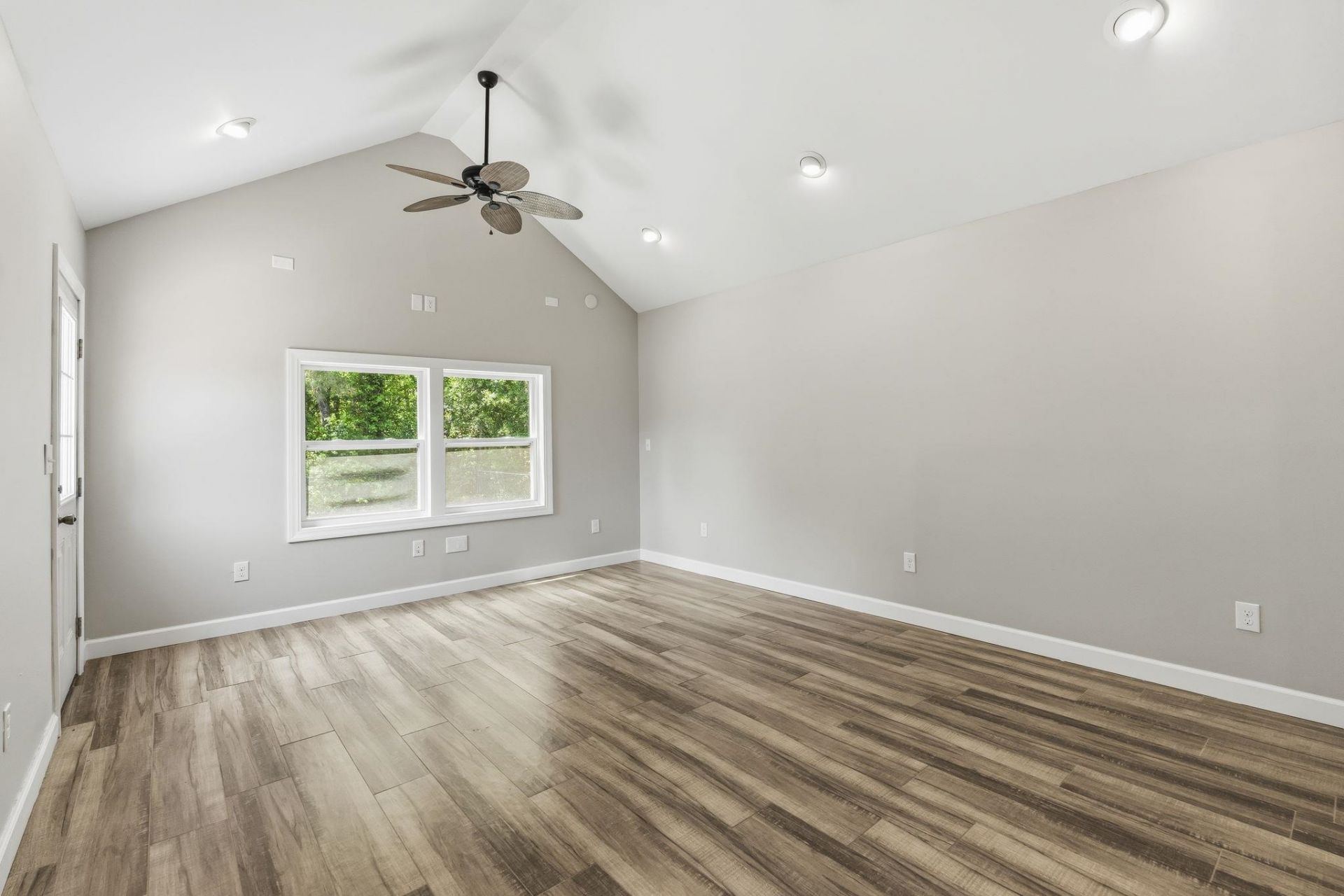 4374 Bradford Circle Photo 14