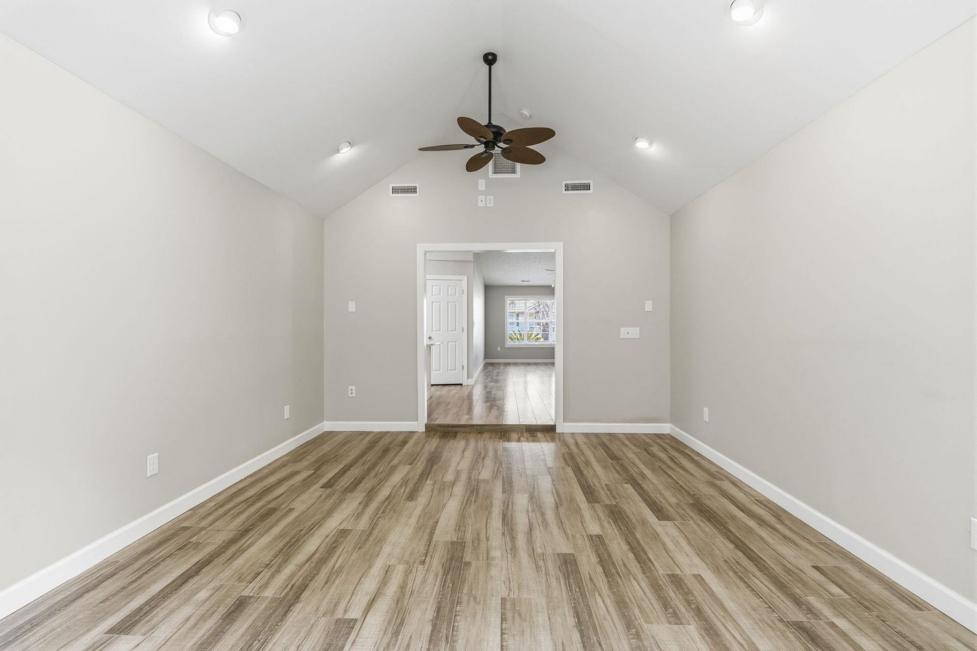 4374 Bradford Circle Photo 15