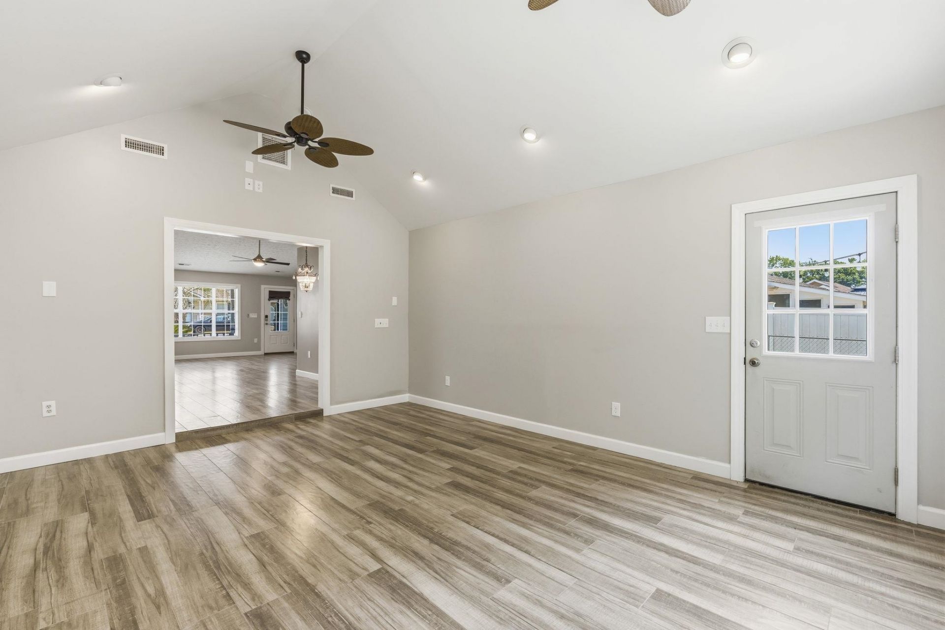 4374 Bradford Circle Photo 16