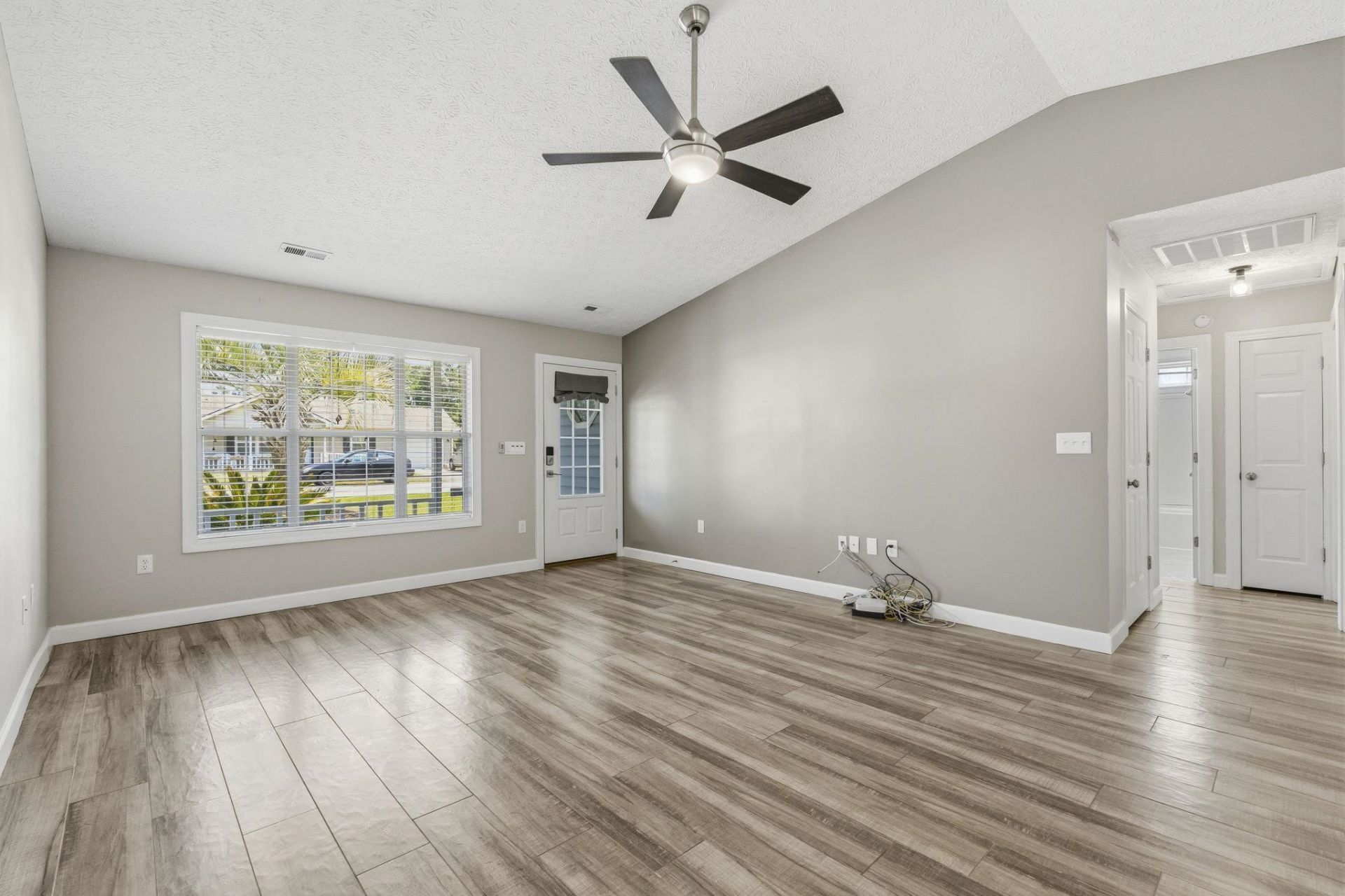 4374 Bradford Circle Photo 17