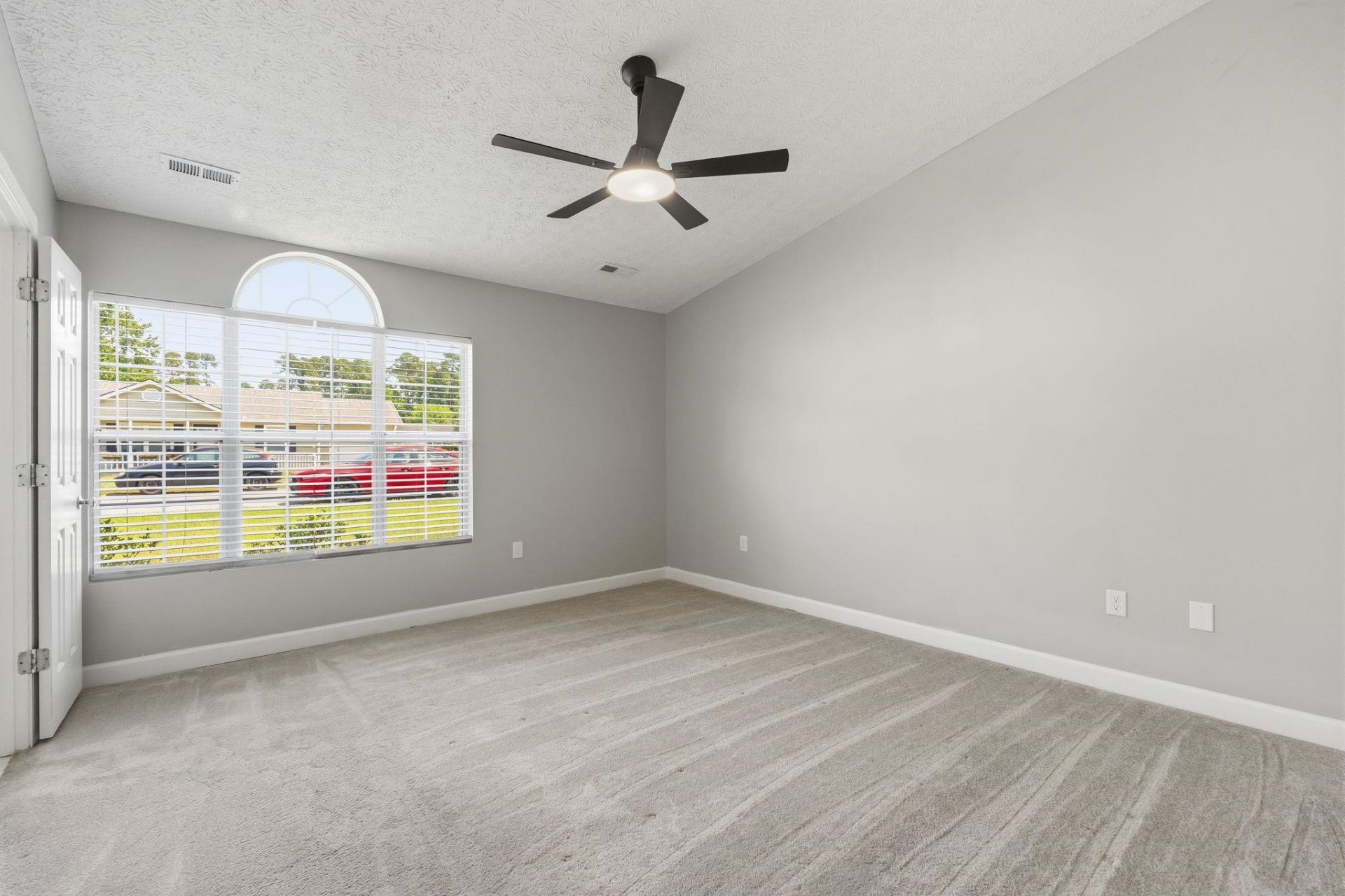 4374 Bradford Circle Photo 18