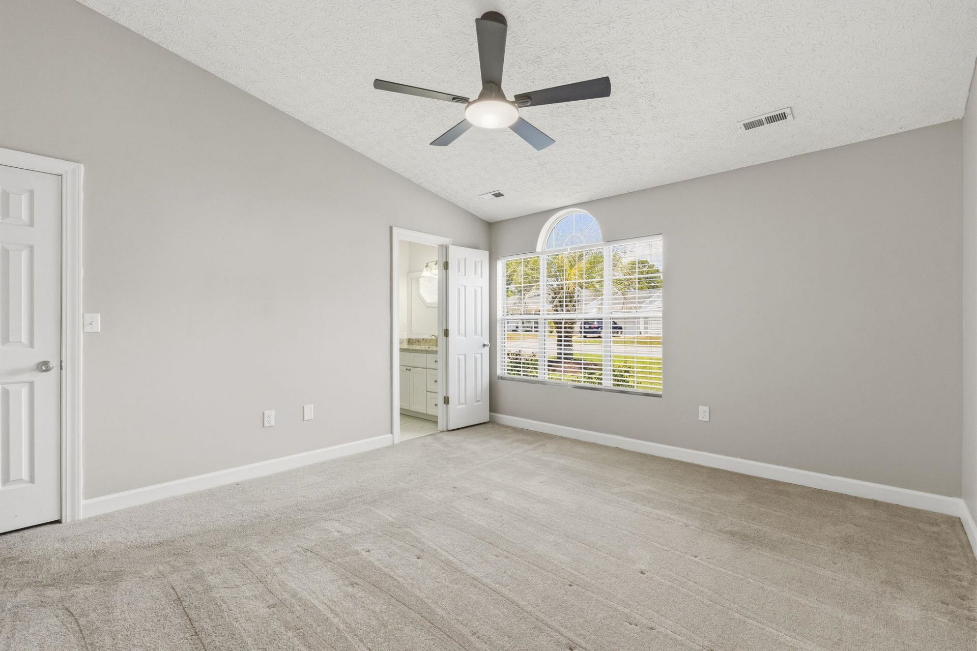 4374 Bradford Circle Photo 20