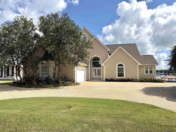 7512 False River Rd, Oscar, LA 70762