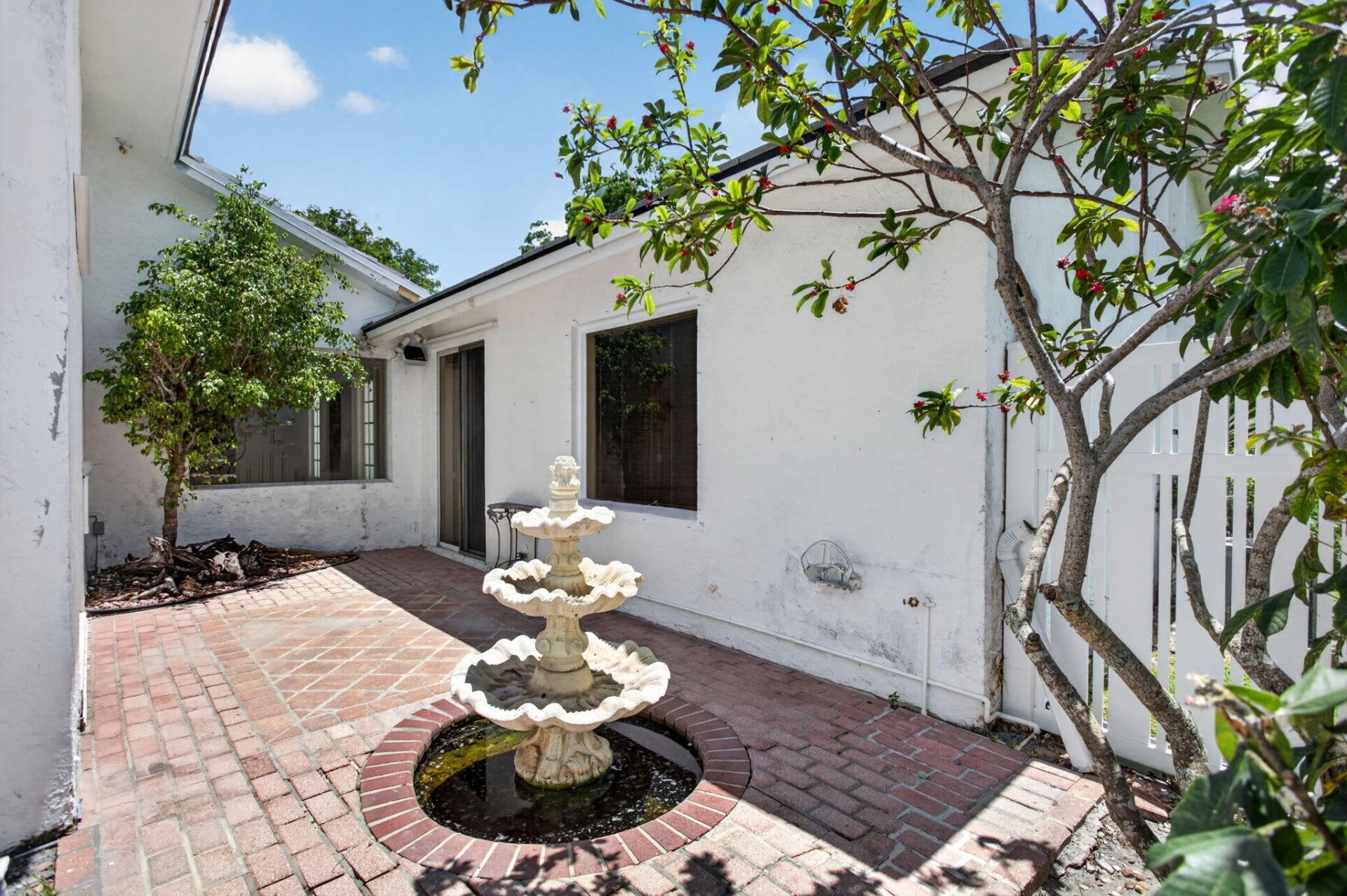 8725 Banyan Court, Tamarac, FL 33321 Photo
