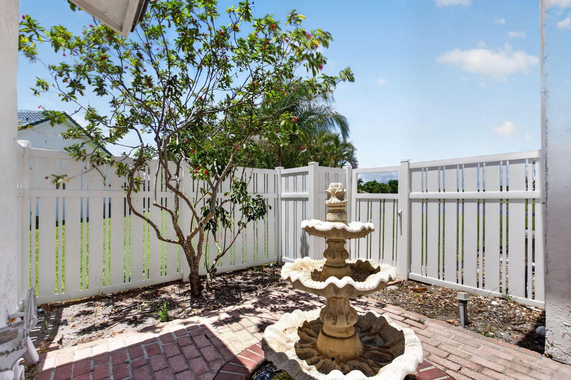 8725 Banyan Court, Tamarac, FL 33321 Photo