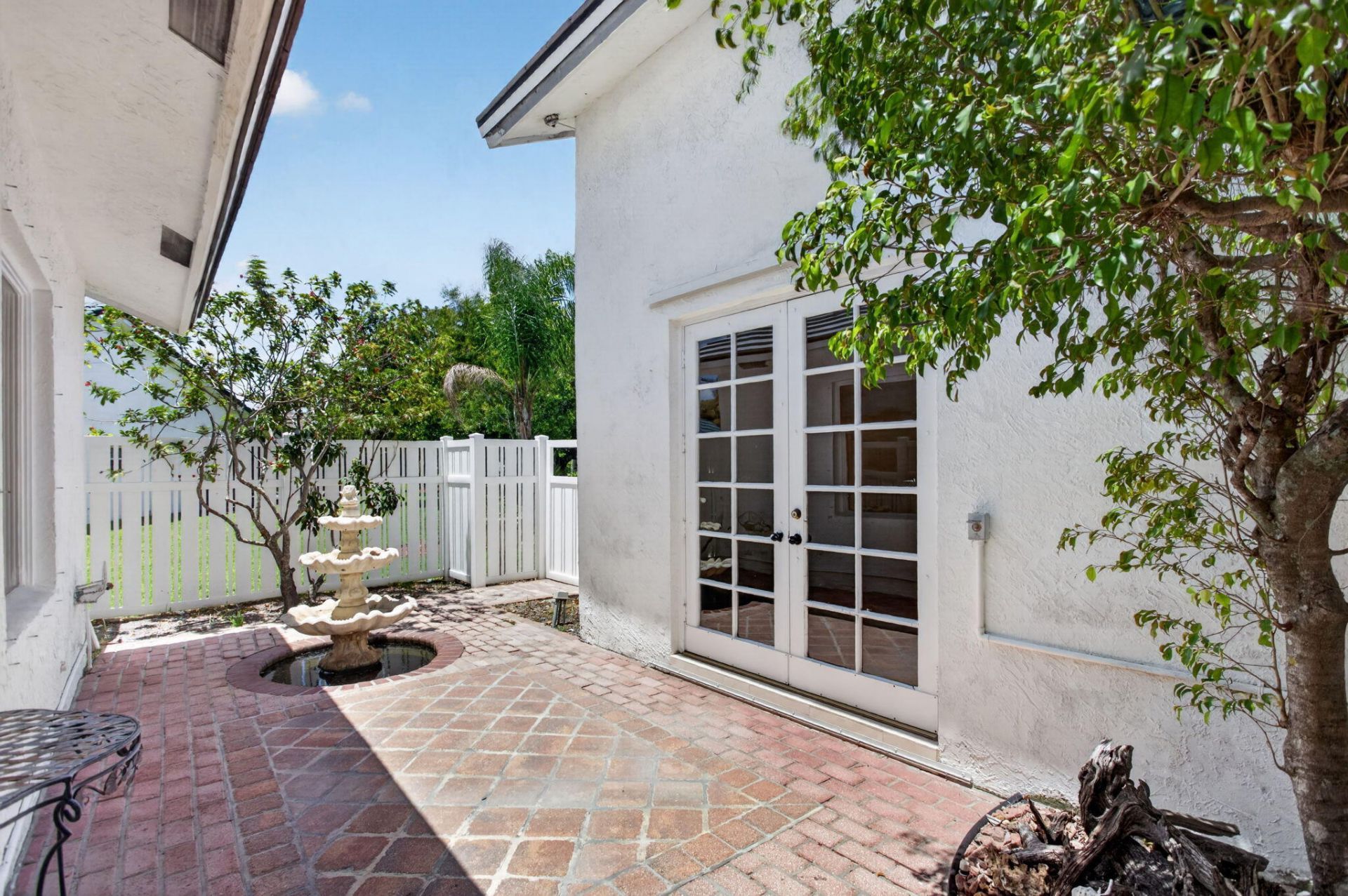 8725 Banyan Court, Tamarac, FL 33321 Photo
