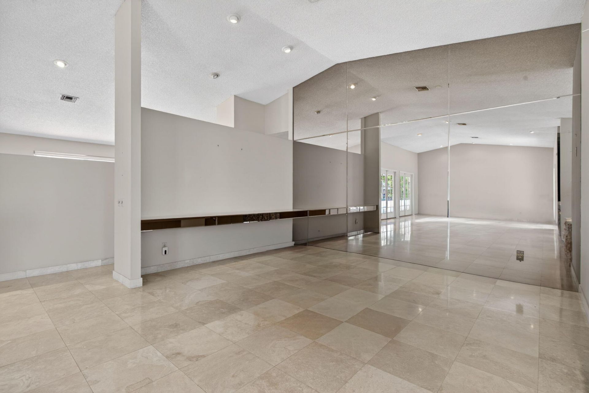 8725 Banyan Court, Tamarac, FL 33321 Photo