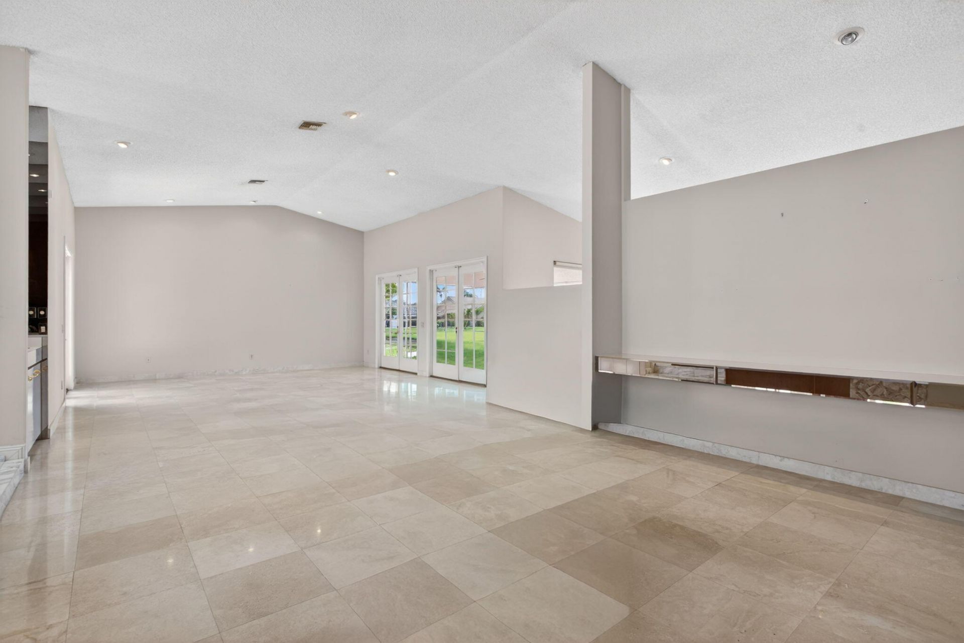 8725 Banyan Court, Tamarac, FL 33321 Photo