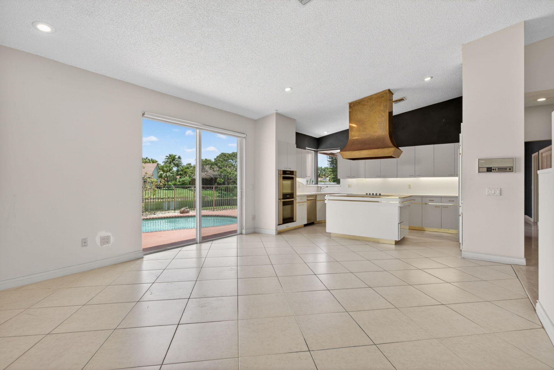 8725 Banyan Court, Tamarac, FL 33321 Photo