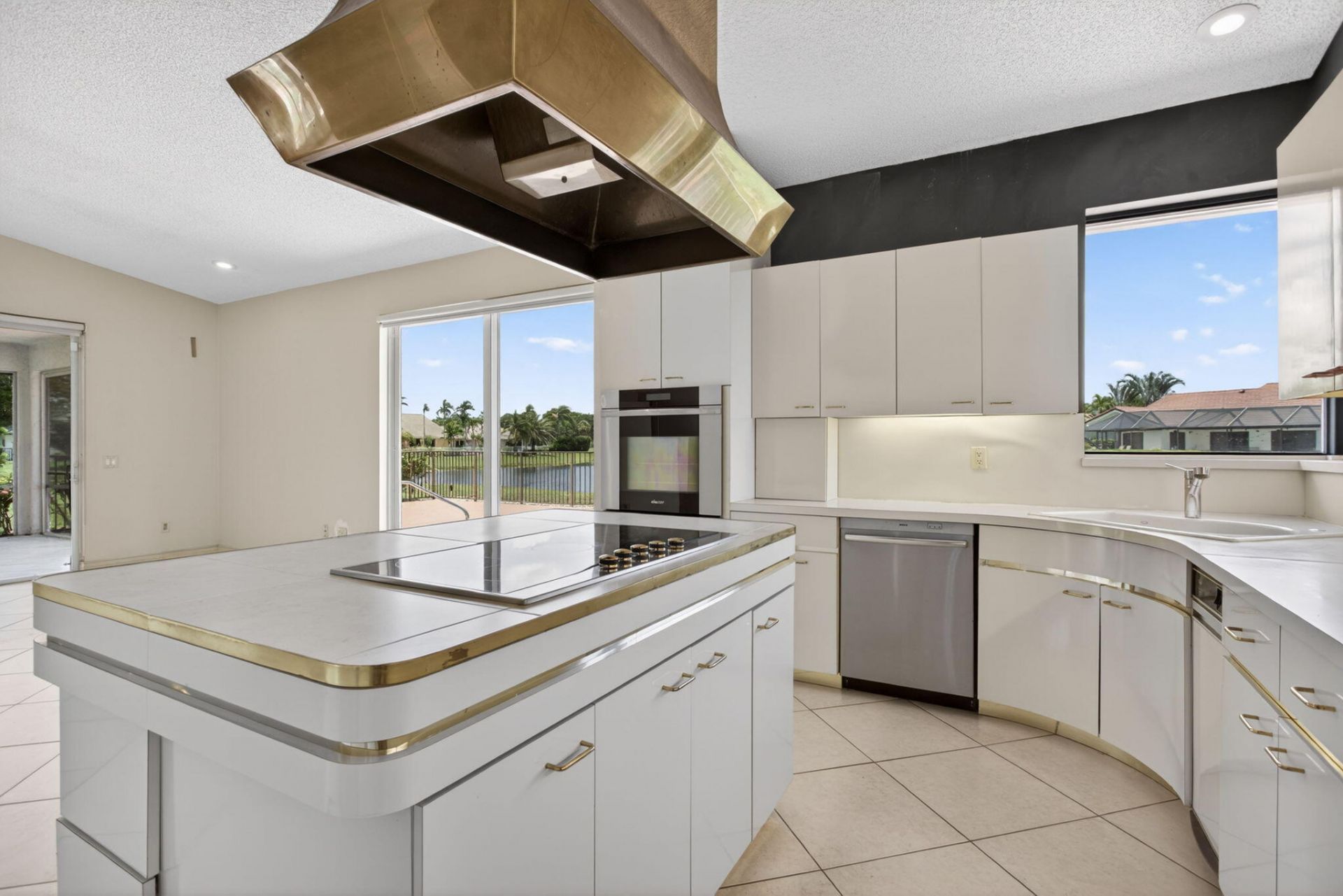 8725 Banyan Court, Tamarac, FL 33321 Photo