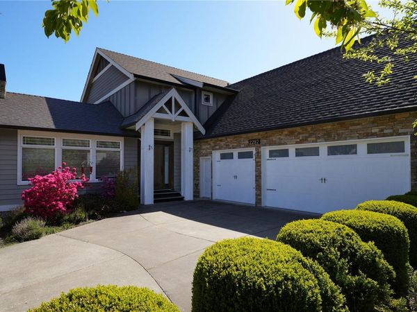 2287 Nicklaus Dr , Langford, BC V9B 0L2
