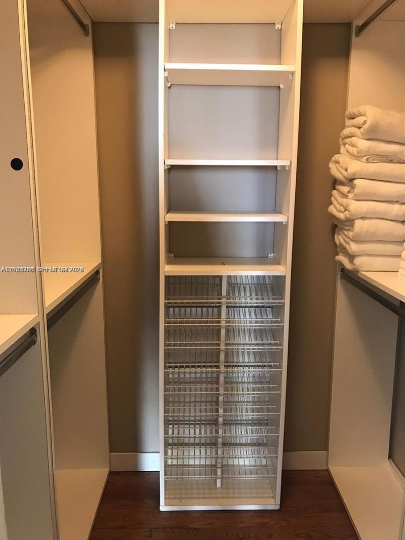 3731 N Country Club Dr, Unit 1129, Aventura, FL 33180 Photo