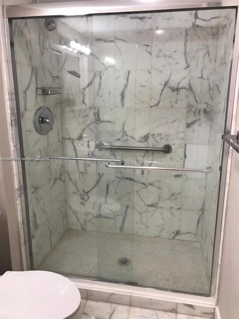 3731 N Country Club Dr, Unit 1129, Aventura, FL 33180 Photo