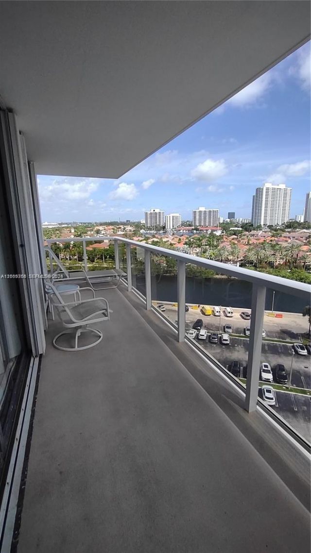 3731 N Country Club Dr, Unit 1129, Aventura, FL 33180 Photo
