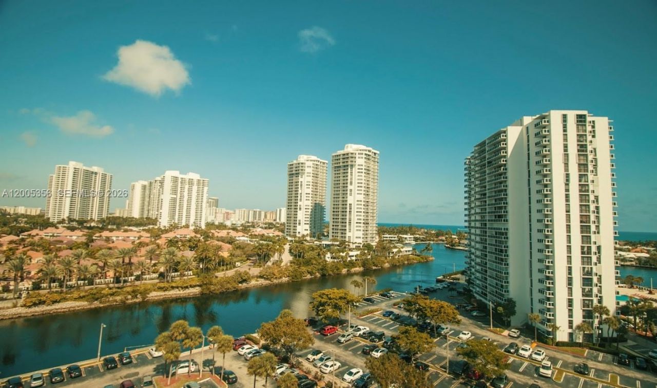 3731 N Country Club Dr, Unit 1129, Aventura, FL 33180 Photo