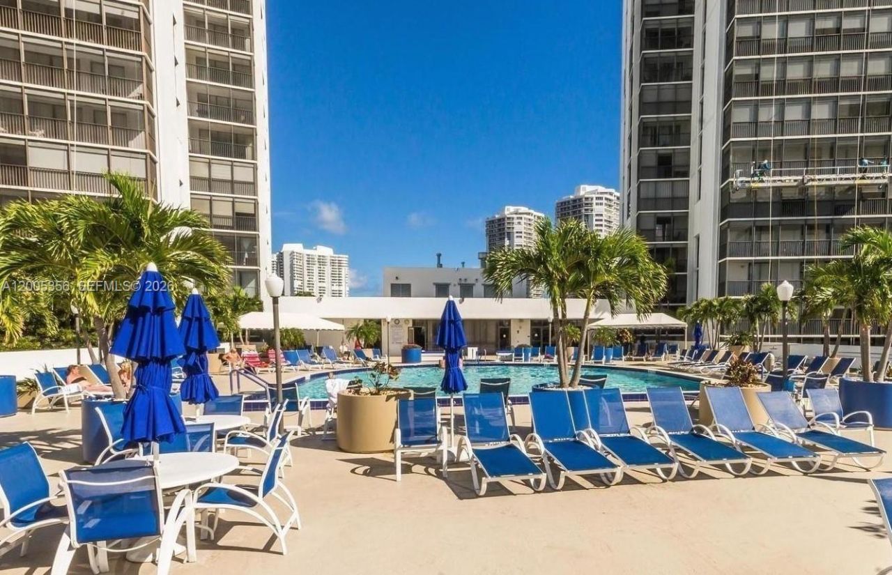 3731 N Country Club Dr, Unit 1129, Aventura, FL 33180 Photo