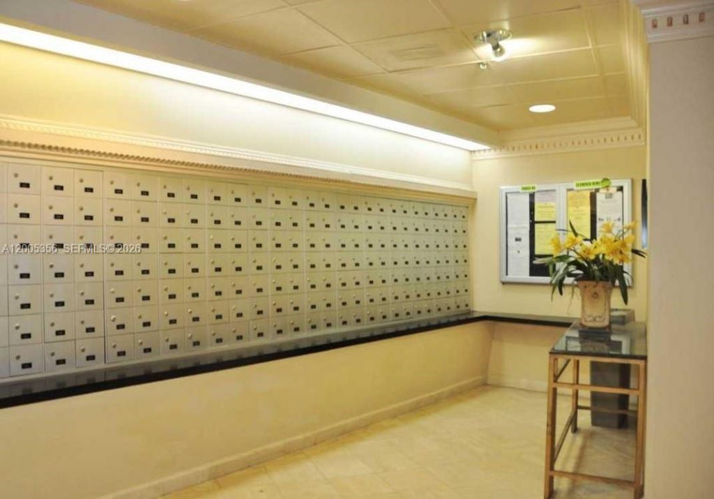 3731 N Country Club Dr, Unit 1129, Aventura, FL 33180 Photo