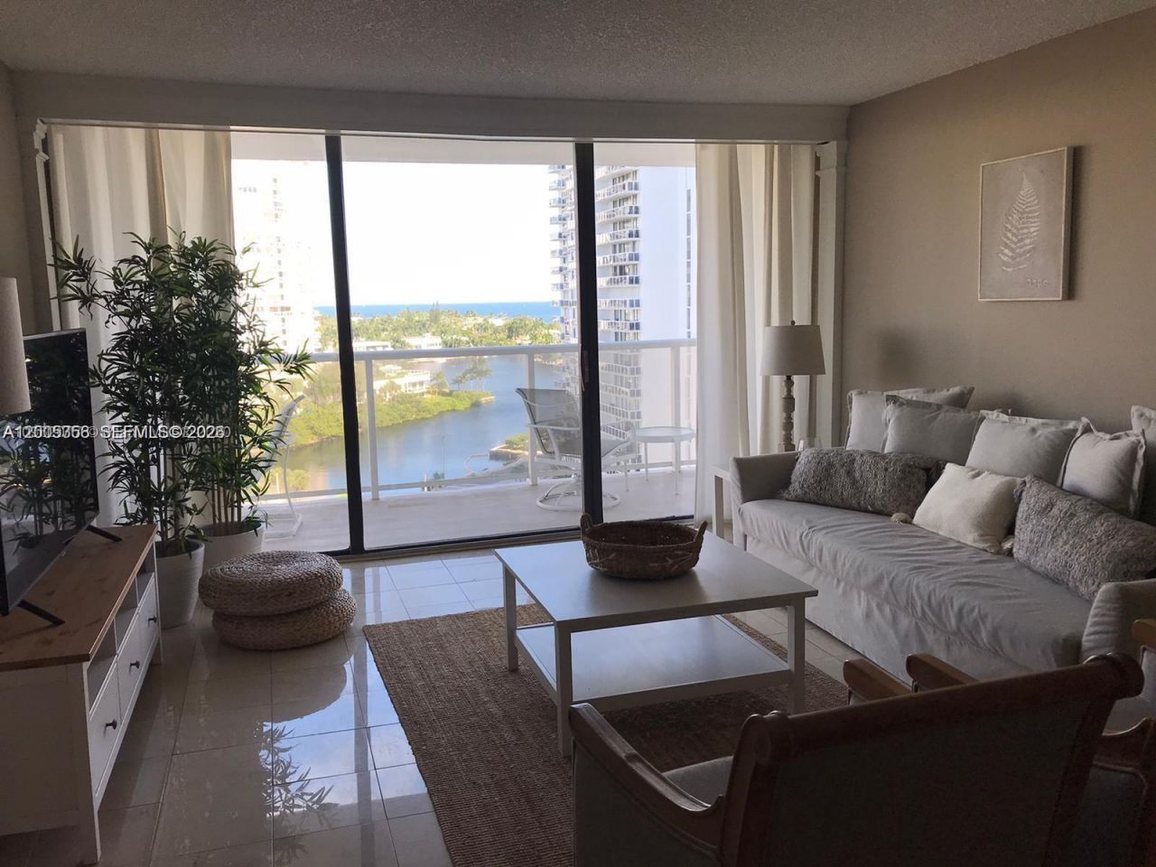 3731 N Country Club Dr, Unit 1129, Aventura, FL 33180 Photo