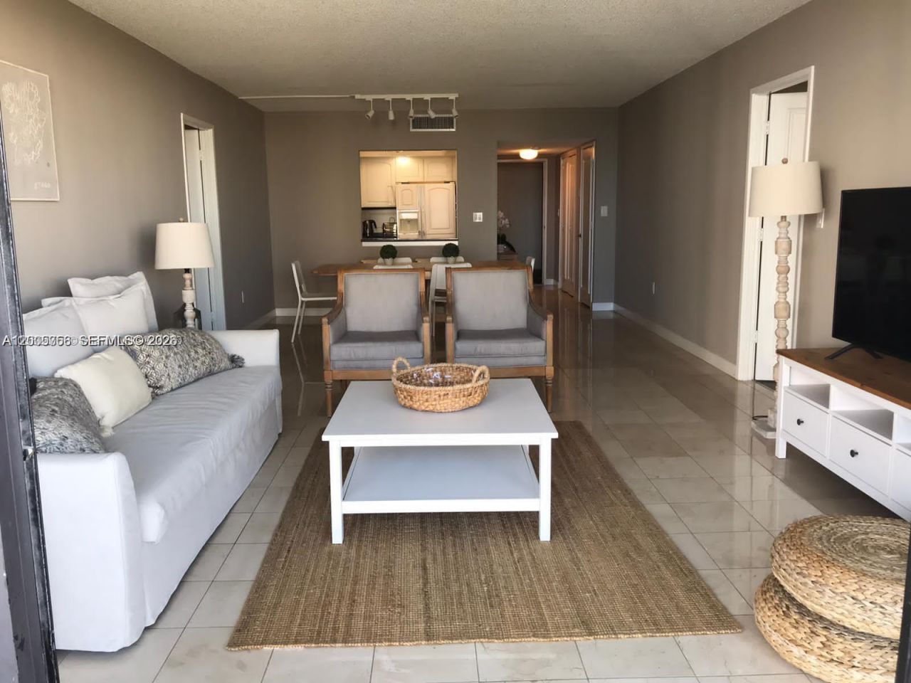 3731 N Country Club Dr, Unit 1129, Aventura, FL 33180 Photo