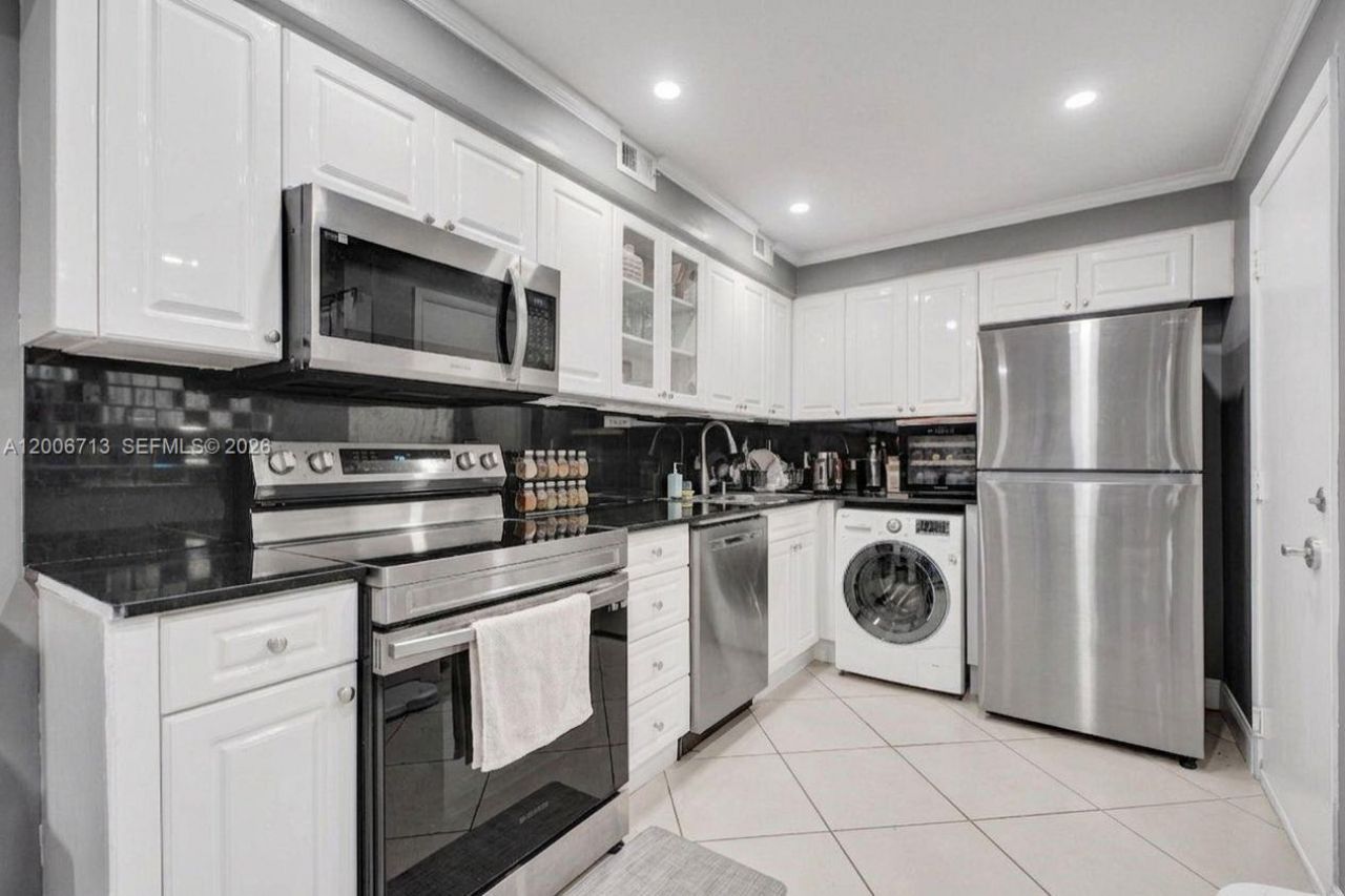 6770 Indian Creek Dr, Unit 14C, Miami Beach, FL 33141 Photo
