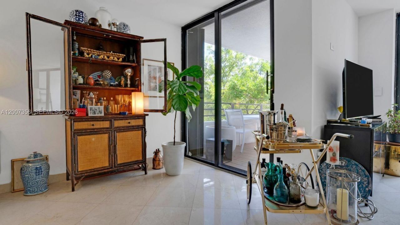 151 SE 15th Rd , Unit 202, Miami, FL 33129 Photo