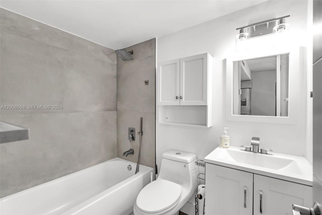 8773 SW 36th St , Unit -, Miami, FL 33165 Photo