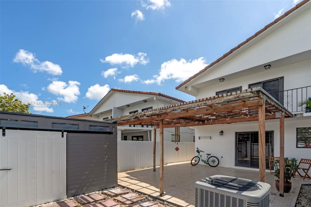 8773 SW 36th St , Unit -, Miami, FL 33165 Photo