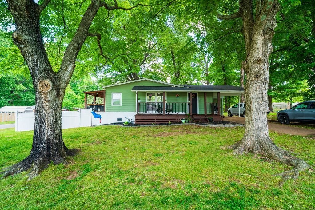 901 Glendale Ave, Muscle Shoals, AL 35661 Main Photo