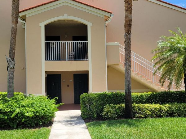 1590 S 42nd Circle, Unit 101, Vero Beach, FL 32967