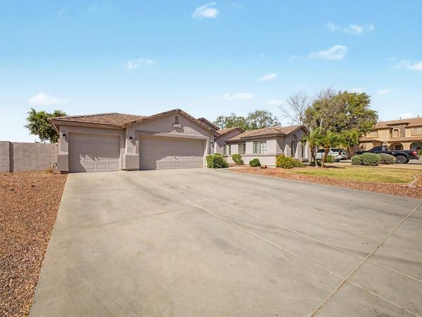8352 W San Juan Avenue, Glendale, AZ 85305