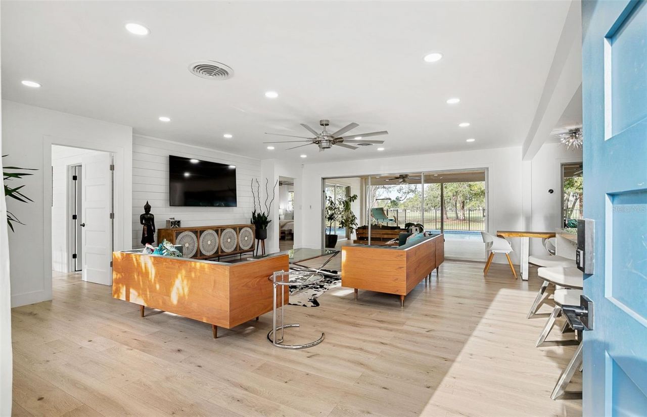 703 Whitfield Avenue, Sarasota, FL 34243 Photo