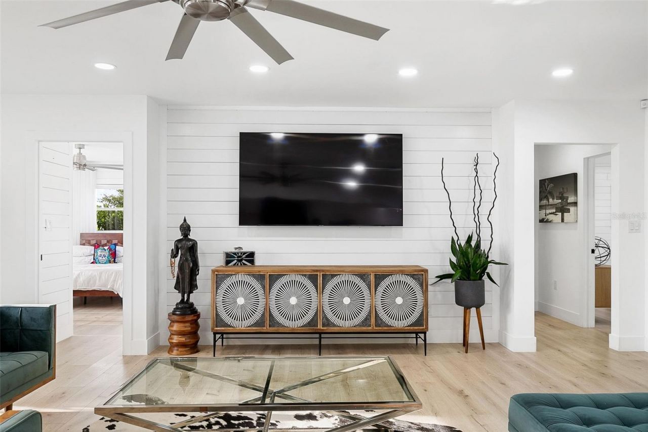703 Whitfield Avenue, Sarasota, FL 34243 Photo