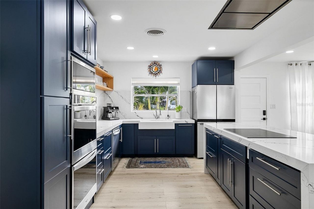 703 Whitfield Avenue, Sarasota, FL 34243 Photo