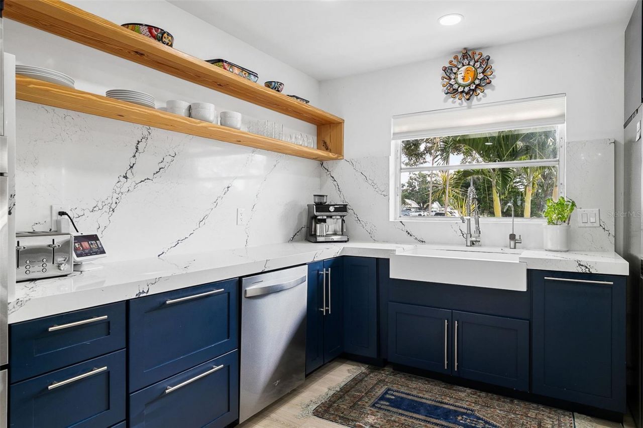 703 Whitfield Avenue, Sarasota, FL 34243 Photo