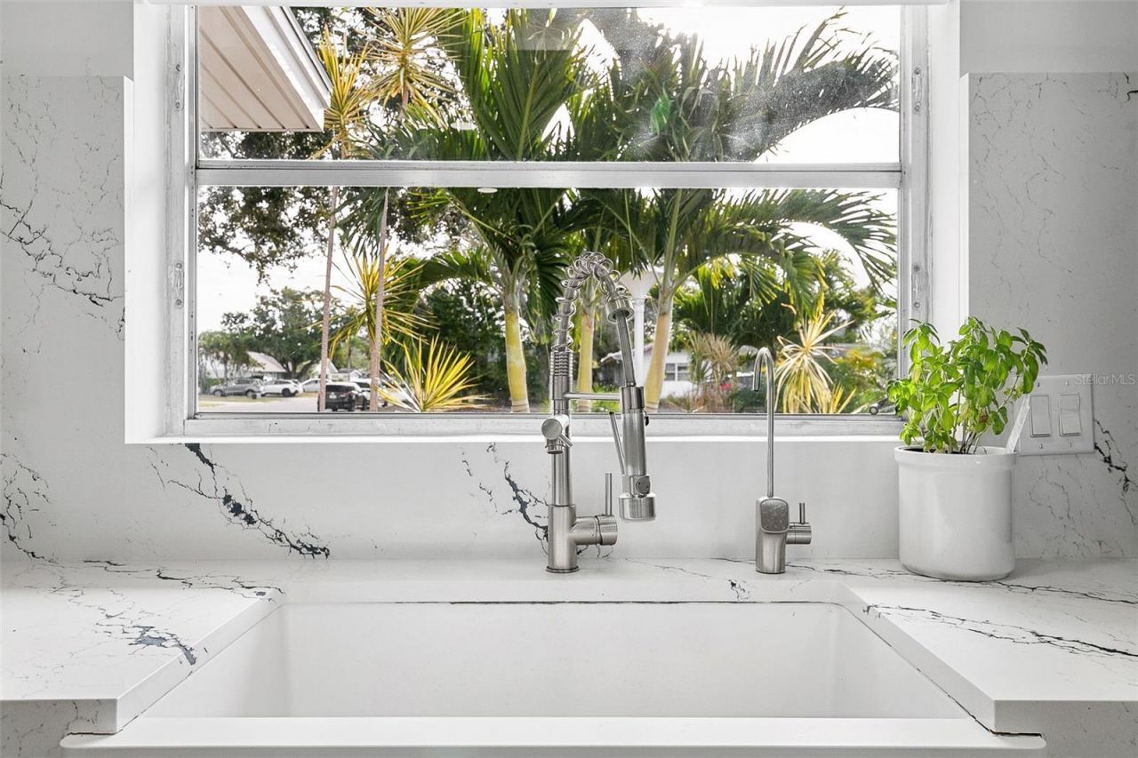 703 Whitfield Avenue, Sarasota, FL 34243 Photo